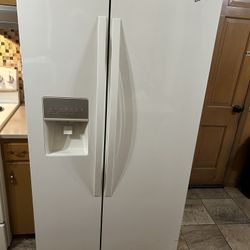 GE White Appliances 