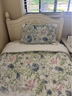 This is picture of one bed. There are two.