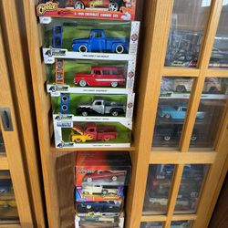 Trucks And Lowriders1/24 Scale 