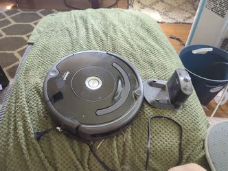 iRobot Roomba Robot Vacuum with Charging Dock