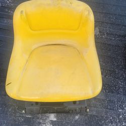 ((READ AD))((SEAT Johndeere)) Riding Mower 