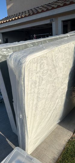 Twin Size Bed Matress and Box Spring