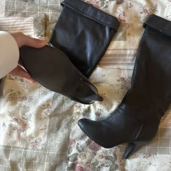 Black Boots 