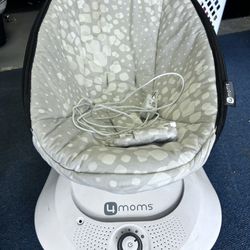 4moms MamaRoo Multi-Motion Baby Swing. 5 Motions, Bluetooth, Machine Washable