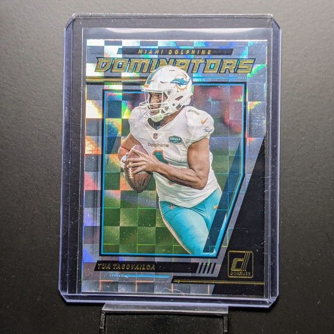 2021 NFL Donruss Football Dominators Tua Tagovailoa