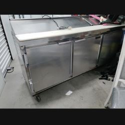 Sandwich Table