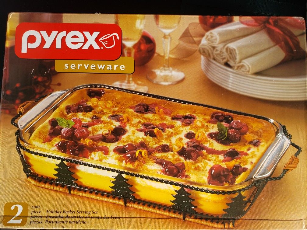 Pyrex Christmas Casserole Serveware