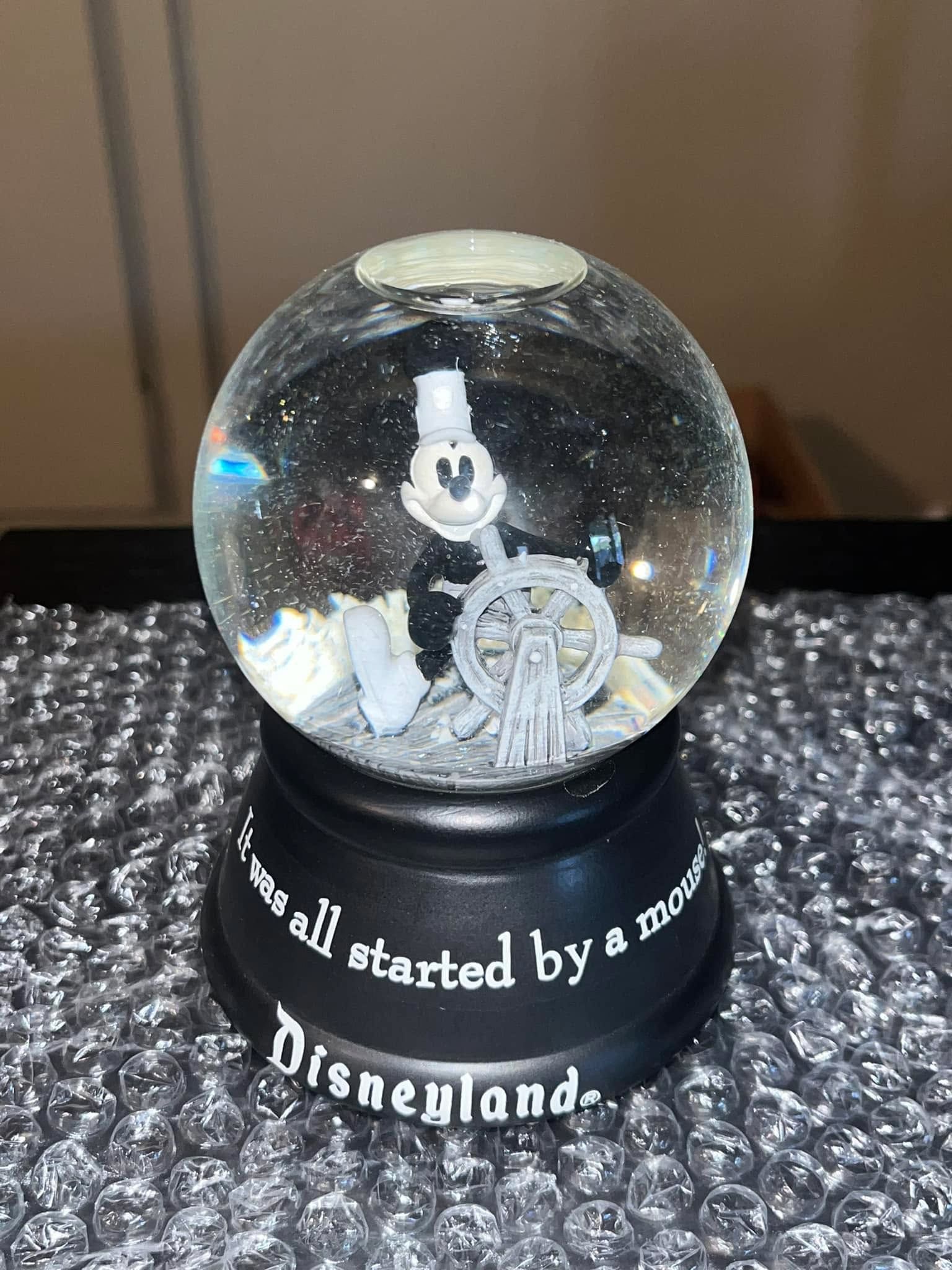 DISNEY Steamboat Willie Musical Snow Globe