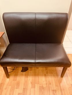 Black 2-Seat Loveseat/Bench