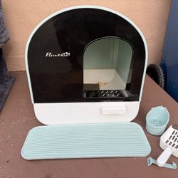 Cat Litter In Excellent Condition 