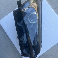 Lexus 2019 Headlight