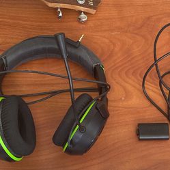  Turtle Beach Headset, Xbox Rechargeable battery pack.