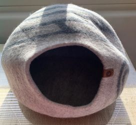 Meowfia Medium Wool Cat Cave