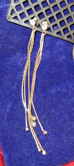 Necklaces And Earrings 5 Bucks Each! 