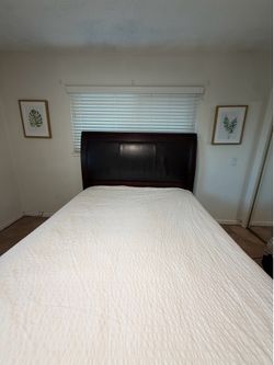 Queen Sleigh Bed Frame – Solid Wood – Great Condition