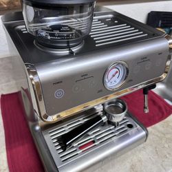 Ultima Cosa Espresso Machine 
