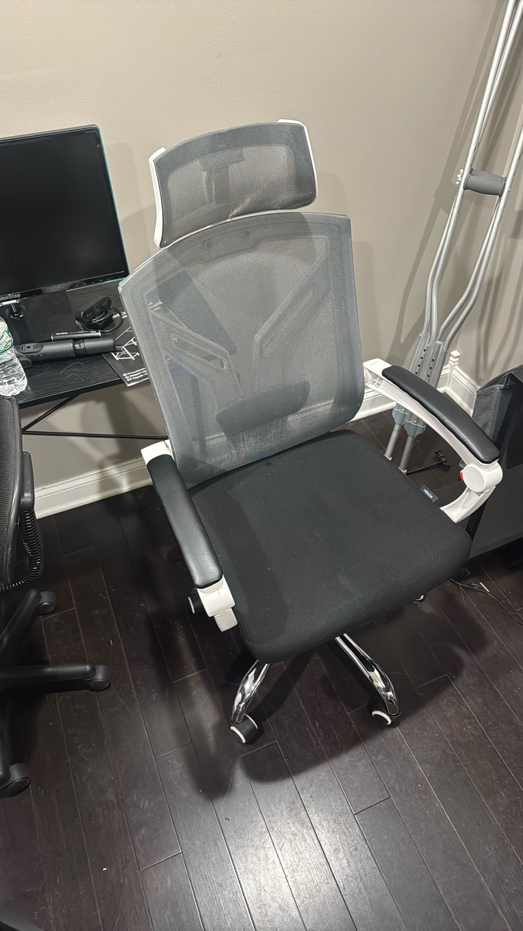 Gaming chair with Recliner