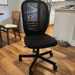 Comfortable Office Chair – Adjustable & Supportive