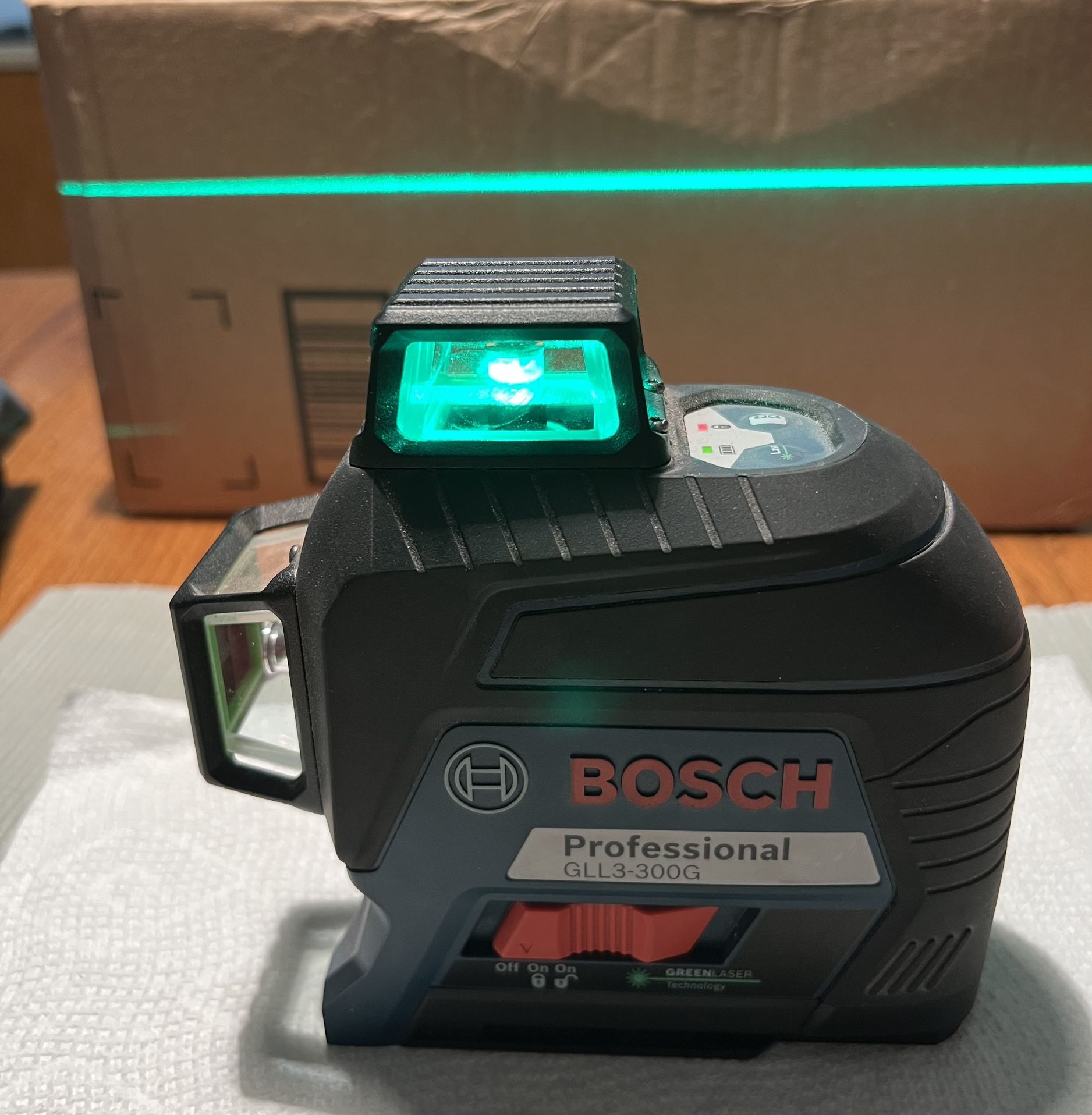 Bosch GLL3300G Green 360 Degree Laser Level Self Leveling for Sale in