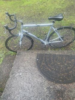 Giant Road Bike $225