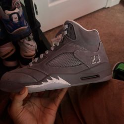 Need gone asap lmk not free!! If u see it’s up yes it’s available so don’t ask pls