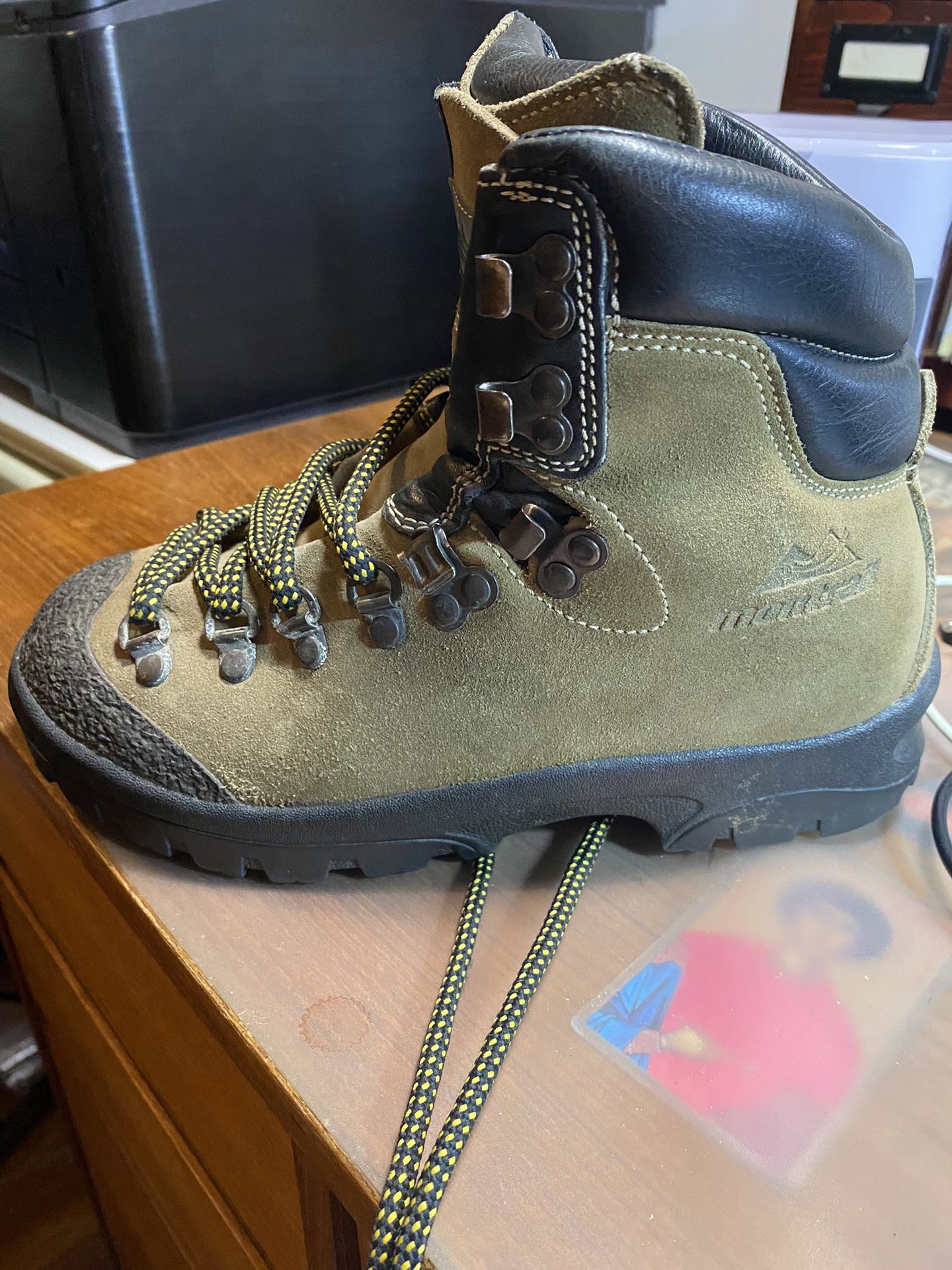 Women’s Hiking Boots