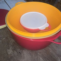 Tupperware set of 3 (Selling together/Vendo Todo Junto) 