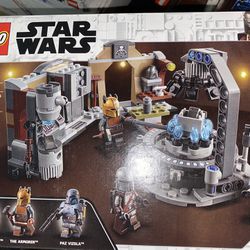 LEGO STAR WARS 75319 THE ARMORER’S MANDALORIAN FORGE