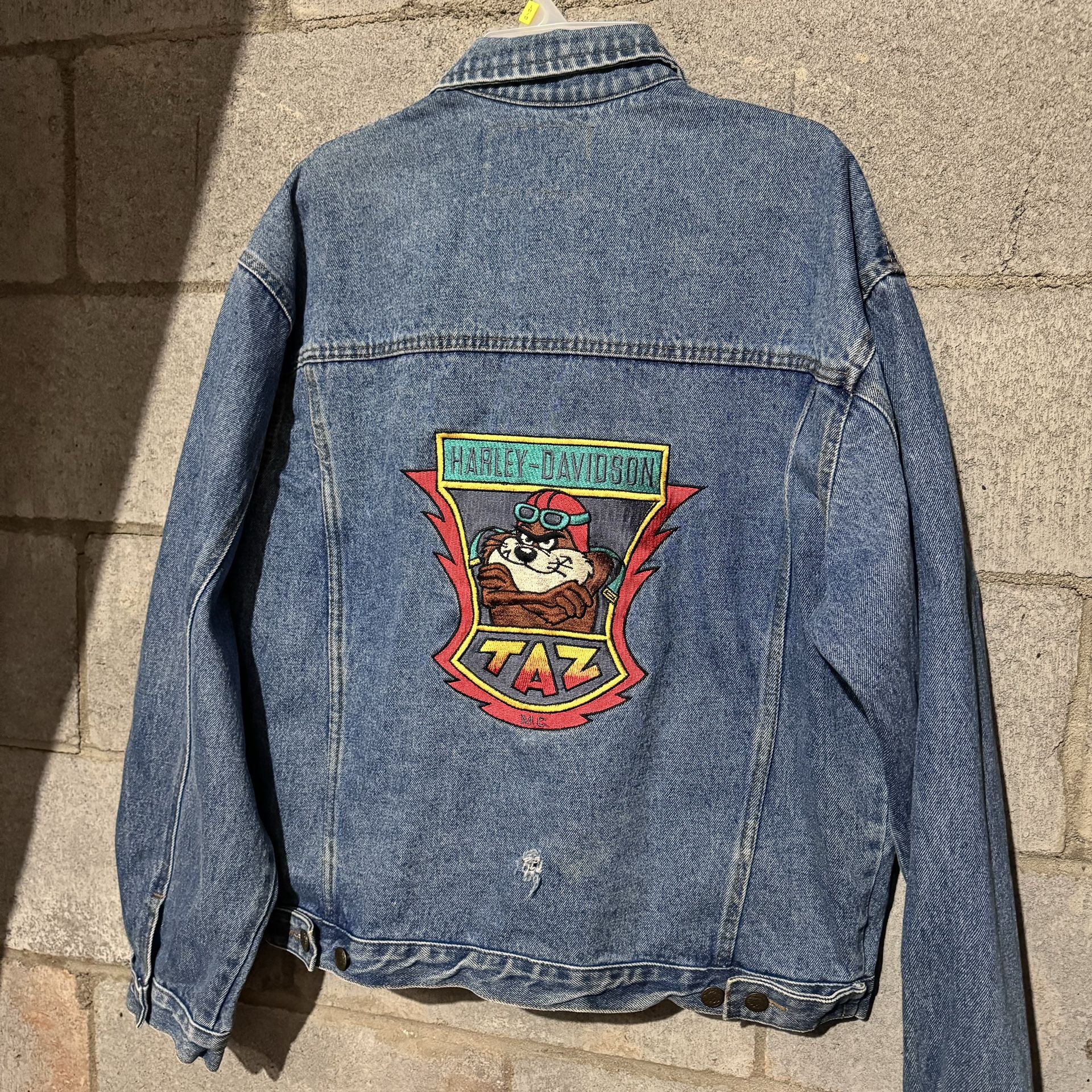 Mens size medium Harley Davidson Jean jacket denim Taz Warner bros acme clothing