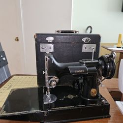 Featherweight Sewing Machine 