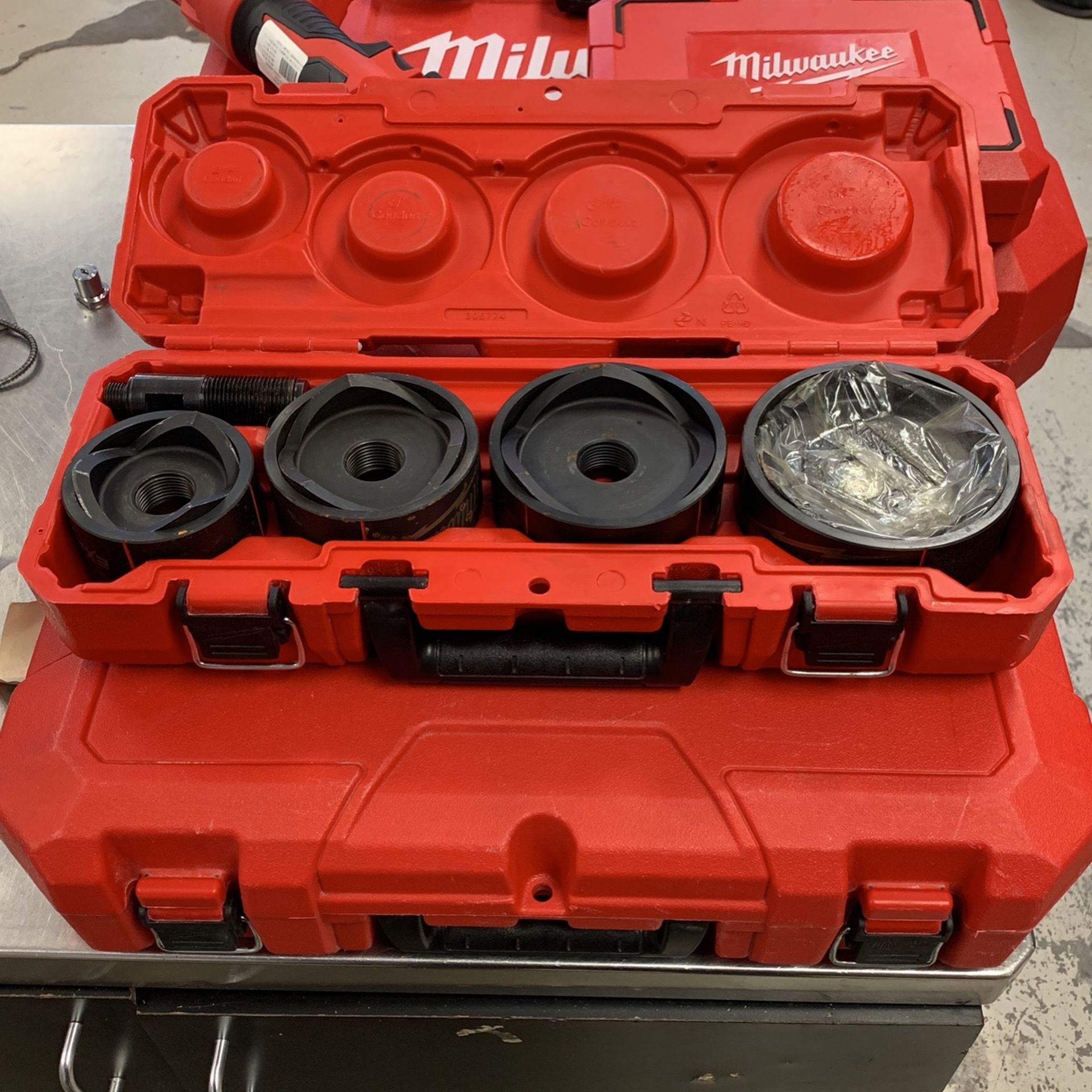 Milwaukee Knockout Set