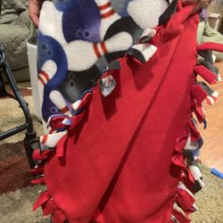 Tie Blanket With Bowling Pins 