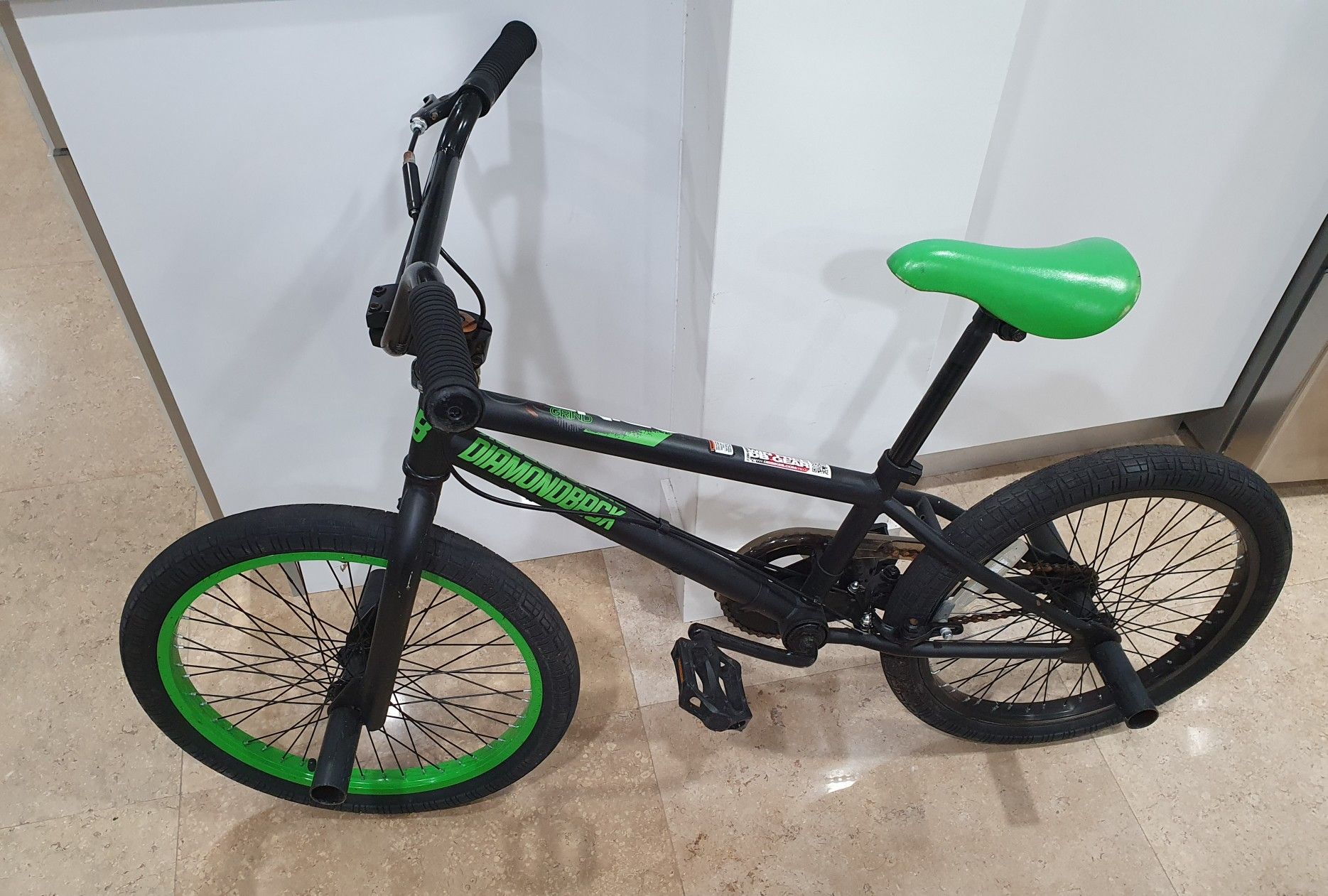 Diamondback Grind 20” Freestyle BMX Bike Bicycle with Front and back Pegs