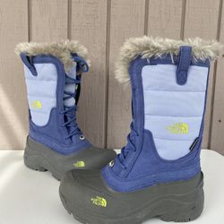 New! The North Face Girl’s Shellista Heat Seeker Snow Boots Size 3. 