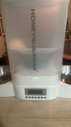 HoneyGuardian Automatic Pet Feeder