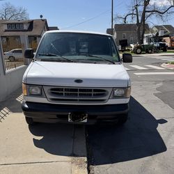 2002 Ford E-150