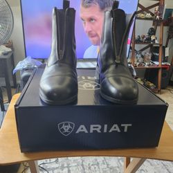 ARIAT 👢 BOOTS 9 1/2 FOR MEN