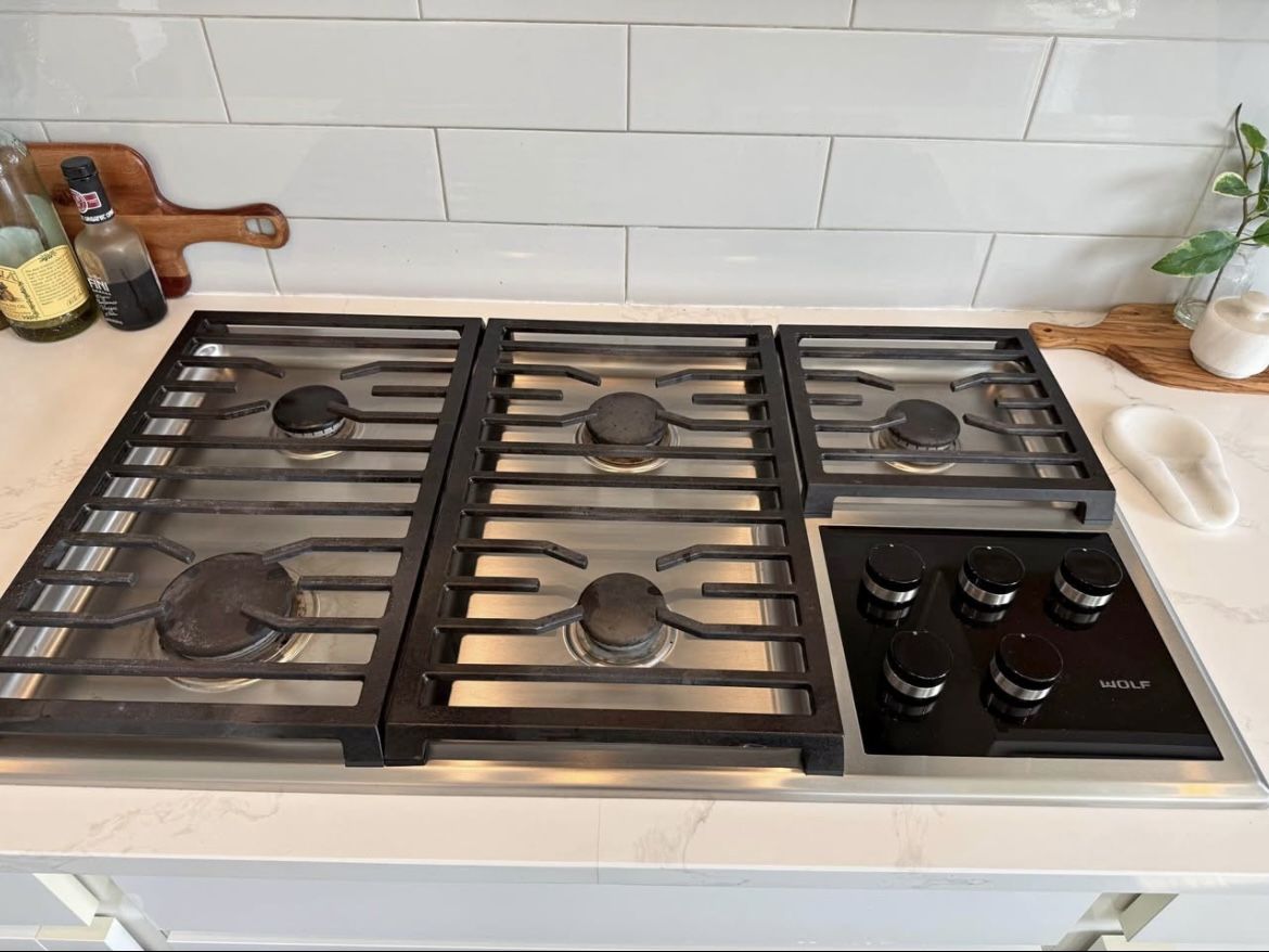 Wolf 36in Gas Cooktop Burner Range
