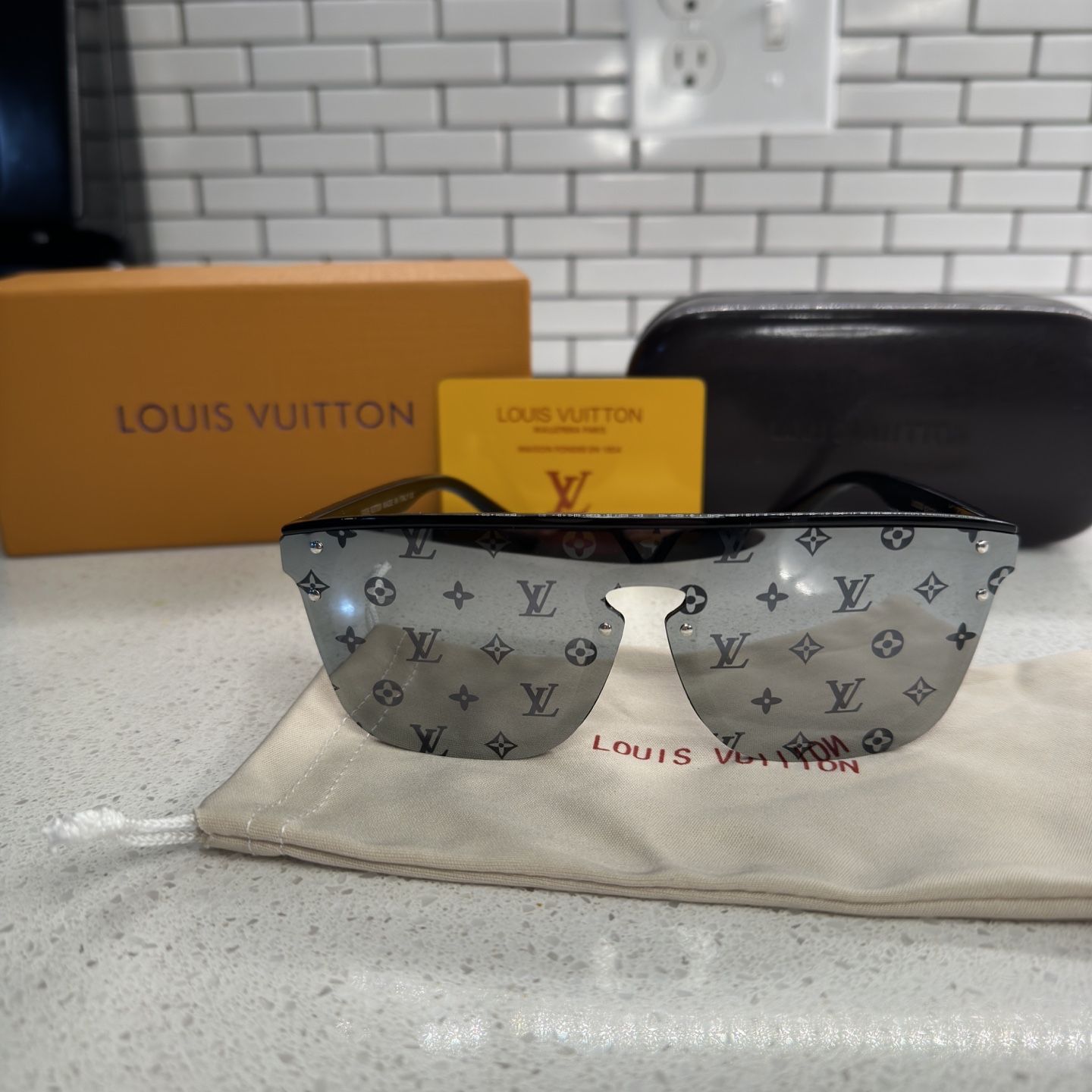 LOUIS VUITTON CYCLONE SUNGLASSES BLACK GOLD CRYSTAL Z1578W for Sale in  Laurel, MD - OfferUp