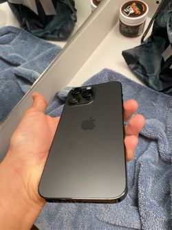 iPhone 14 Pro Max’s the phone locked selling it for parts