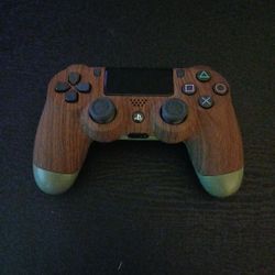 Custom Woodgrain PS4 Controller 