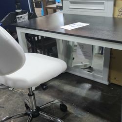 New Desk And Chair Set 