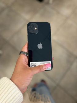 iPHONE 12 UNLOCKED