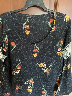Blouse Bell Sleeves With Crochet 