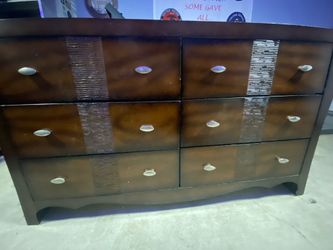 Dresser/mirror set