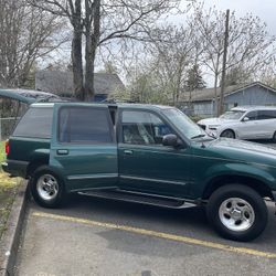 1999 Ford Explorer