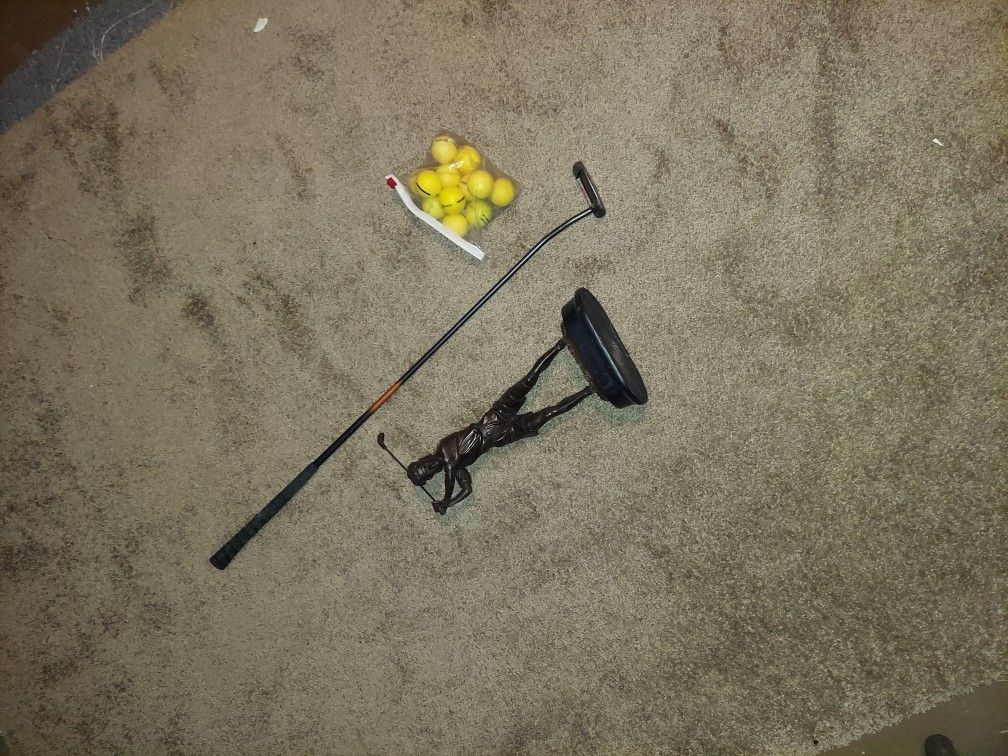 Golf Statue, Putter&  Balls