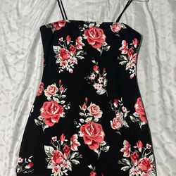 Shein Short Black Flower Dress w/medium slit Small