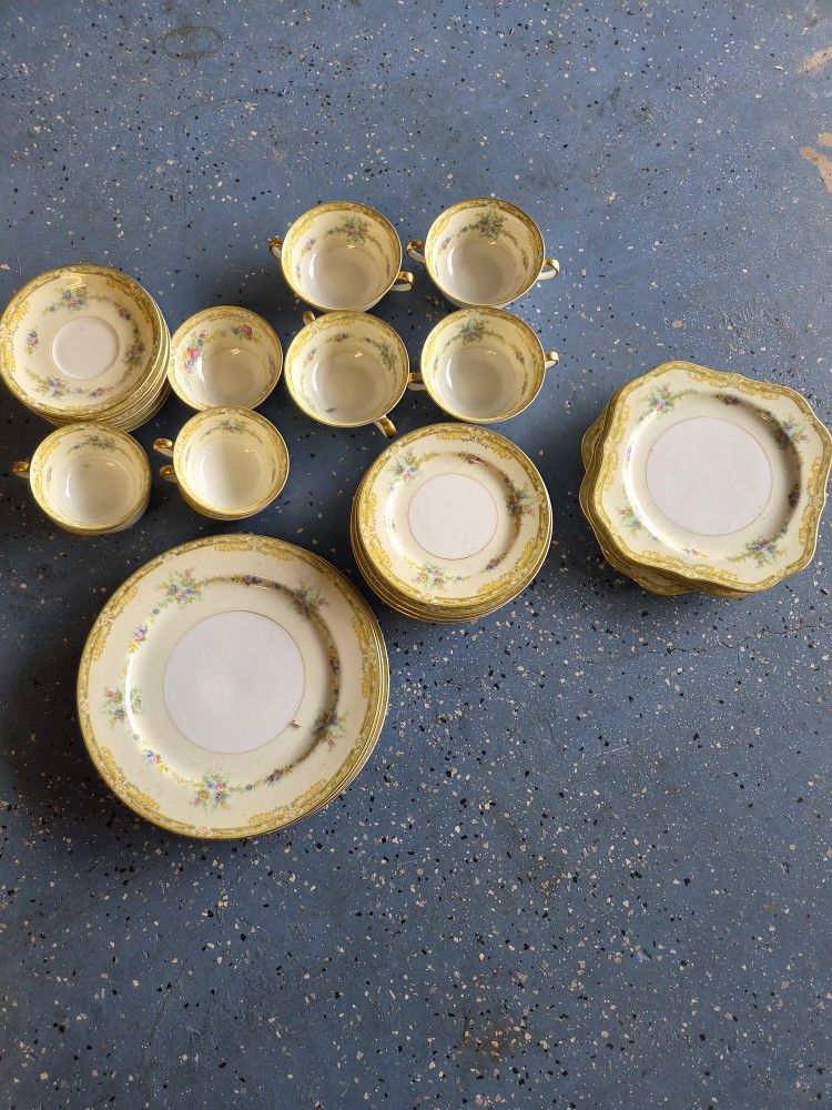 NORITAKE Vintage Dining Set