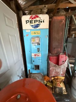 Vintage cola dispensers?